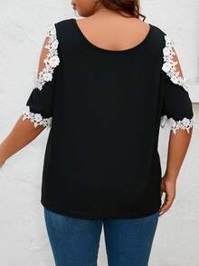 SHEIN LUNE Áo thun Plus size Tương phản ren Cắt ra Khối Màu Giải trí - màu đen - Xem 3