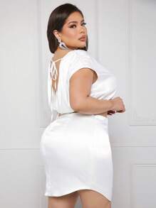 SHEIN SXY 大碼素色後背繫帶短款上衣和包臀半身裙 - 白色 - 查看 2