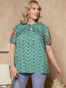 SHEIN LUNE Plus Allover Plants Print Tie Neck Puff Sleeve Blouse