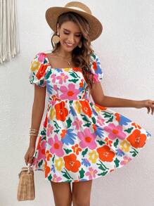 SHEIN VCAY 印花方領泡泡袖連衣裙 - 彩色 - 查看 5