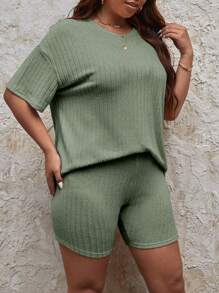 SHEIN Frenchy Plus Drop Shoulder Tee & Cycling Shorts - Green - View 3