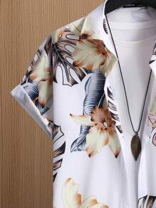 Manfinity Men Random Floral Print Shirt & Shorts - White - View 5