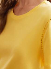 MOTF PREMIUM 直筒蕾絲花邊T恤 - 黃色 - 查看 6
