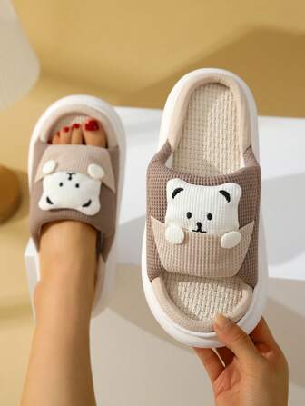 秋冬季女士卡通熊装饰家居拖鞋，学院风布艺趣味拖鞋，毛绒拖鞋
