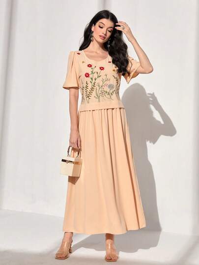 Mulvari 花卉刺繡泡泡袖連衣裙