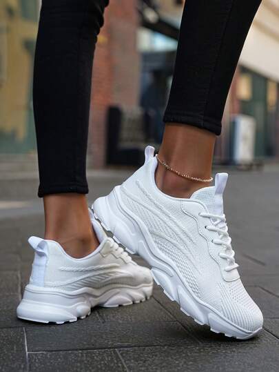 أحذية رياضية منخفضة القطع ذات لون أحادي للنساء، مناسبة للخروج والأنشطة اليومية، منفذة للهواء، ناعمة ومريحة، مضادة للانزلاق، مناسبة للركض، لفصلي الربيع والخريف