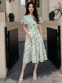 DAZY Ditsy Floral Print Ruffle Hem Dress - Green - View 1