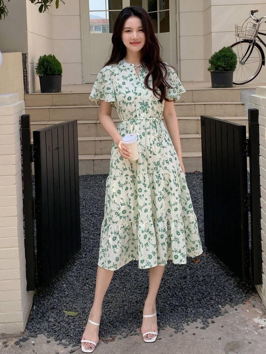 DAZY Ditsy Floral Print Ruffle Hem Dress - Green - View 1