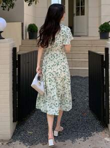 DAZY Ditsy Floral Print Ruffle Hem Dress - Green - View 2