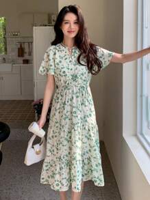 DAZY Ditsy Floral Print Ruffle Hem Dress - Green - View 4