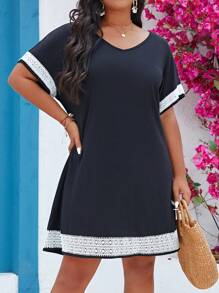 SHEIN LUNE 大碼休閒蕾絲拼接撞色連衣裙 - 黑色 - 查看 1