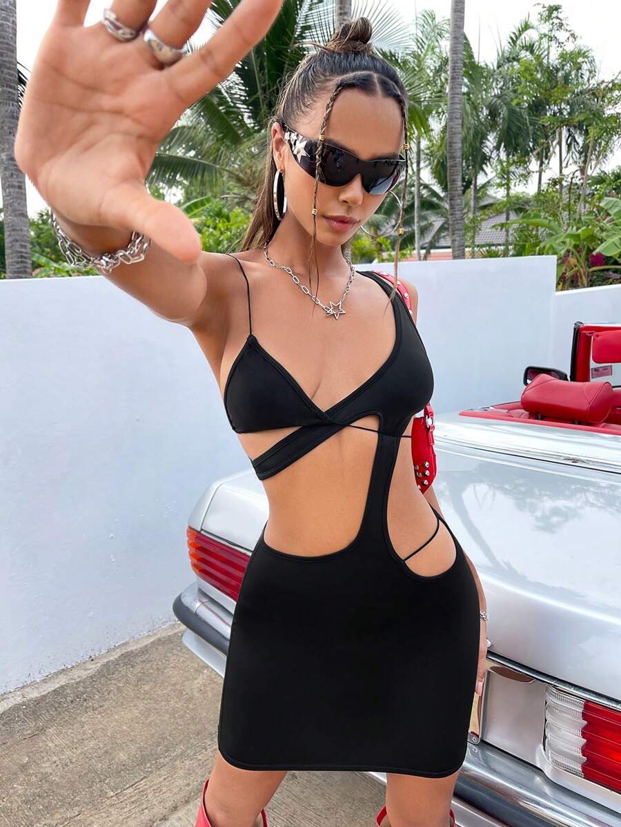 SHEIN ICON 鏤空不對稱領緊身洋裝 - 黑色 - 查看 1