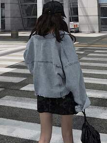 女士单排扣休闲落肩毛边宽松牛仔外套 - 中等水洗藍 - 查看 2