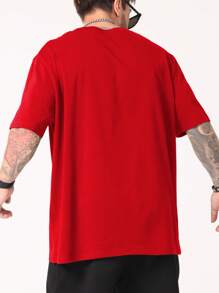 ROMWE MEN Anime Guys Japanese Letter & Floral Print Drop Shoulder Tee - Red - View 4