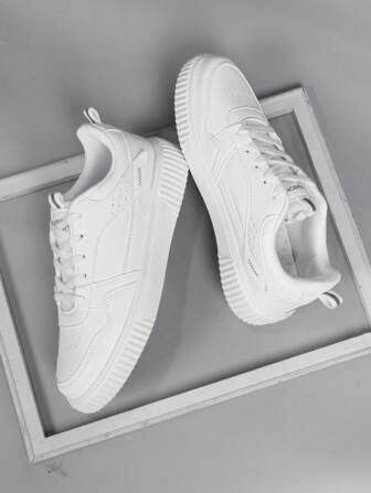 Men Lace Up Patch Detail Skate Shoes, Sporty Outdoor Sneakers