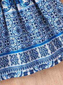 SHEIN Cô Gái Trẻ Xanh & Trắng Phong cách In Off-shoulder Cami ngọn & Quần Bộ Cho mùa hè Kỳ nghỉ - Xanh và trắng - Xem 5