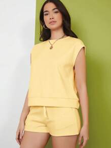 SHEIN Essnce 素色蝙蝠袖上衣和腰部抽繩短褲套裝 - 黃色 - 查看 3