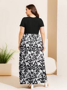 DEARCASE Đầm Plus Size Hoa Boho - Đen và trắng - Xem 2