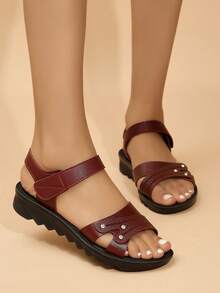 女士鉚釘裝飾平底時尚酒紅色踝帶平底涼鞋 - 酒紅色 - 查看 1