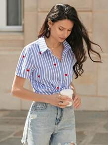 SHEIN Frenchy Áo sơ mi nữ Thêu Nút phía trước Tim Sọc Giải trí - Xanh và trắng - Xem 2