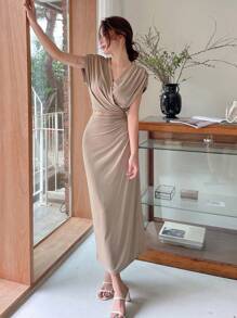 DAZY 素色褶邊短款上衣和半身裙 - 卡其色 - 查看 1