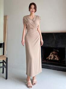 DAZY 素色褶邊短款上衣和半身裙 - 卡其色 - 查看 6