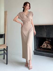 DAZY 素色褶邊短款上衣和半身裙 - 卡其色 - 查看 8