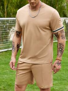 Manfinity Homme Men Plus Contrast Tape Tee & Drawstring Waist Shorts - Brown - View 3