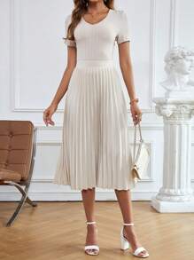 SHEIN Privé 素色百褶下擺A字連衣裙 - 杏色 - 查看 3