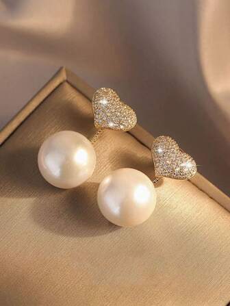 1對耳垂珠寶,閃閃發光的鑽石心臟與假珍珠裝飾耳夾,適用於女性約會送禮