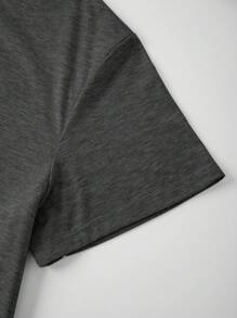 SHEIN EZwear 大碼翅膀和字母圖案T恤 - 深灰色 - 查看 3