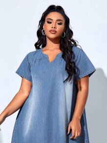 SHEIN Essnce Plus Notched Neckline Curved Hem Denim Dress - Medium Wash - View 3