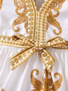 夏季年轻女孩复古民族风节日连衣裙，V 领，常规袖