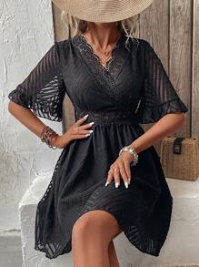 SHEIN LUNE 水溶蕾絲拼接荷葉袖洋裝