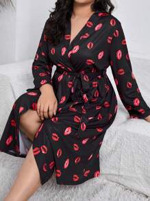 Bata con cinturón con estampado de labio