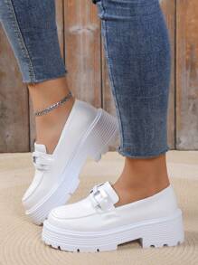 女士金屬裝飾圓頭一腳蹬時尚白色樂福鞋