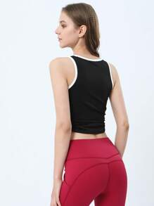 撞色滾邊側收褶短款運動背心 - 黑與白 - 查看 5