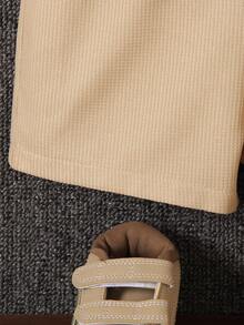 SHEIN 小男童字母貼布連帽連身短褲和配件包