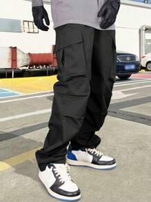 Manfinity EMRG 男士側翻蓋口袋工裝褲 - 黑色 - 查看 1