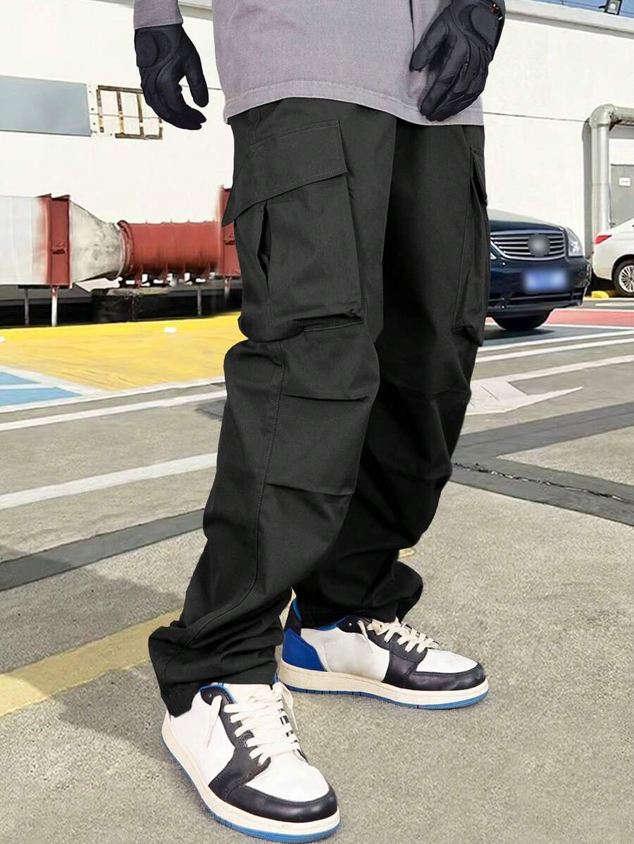 Manfinity EMRG 男士側翻蓋口袋工裝褲 - 黑色 - 查看 1