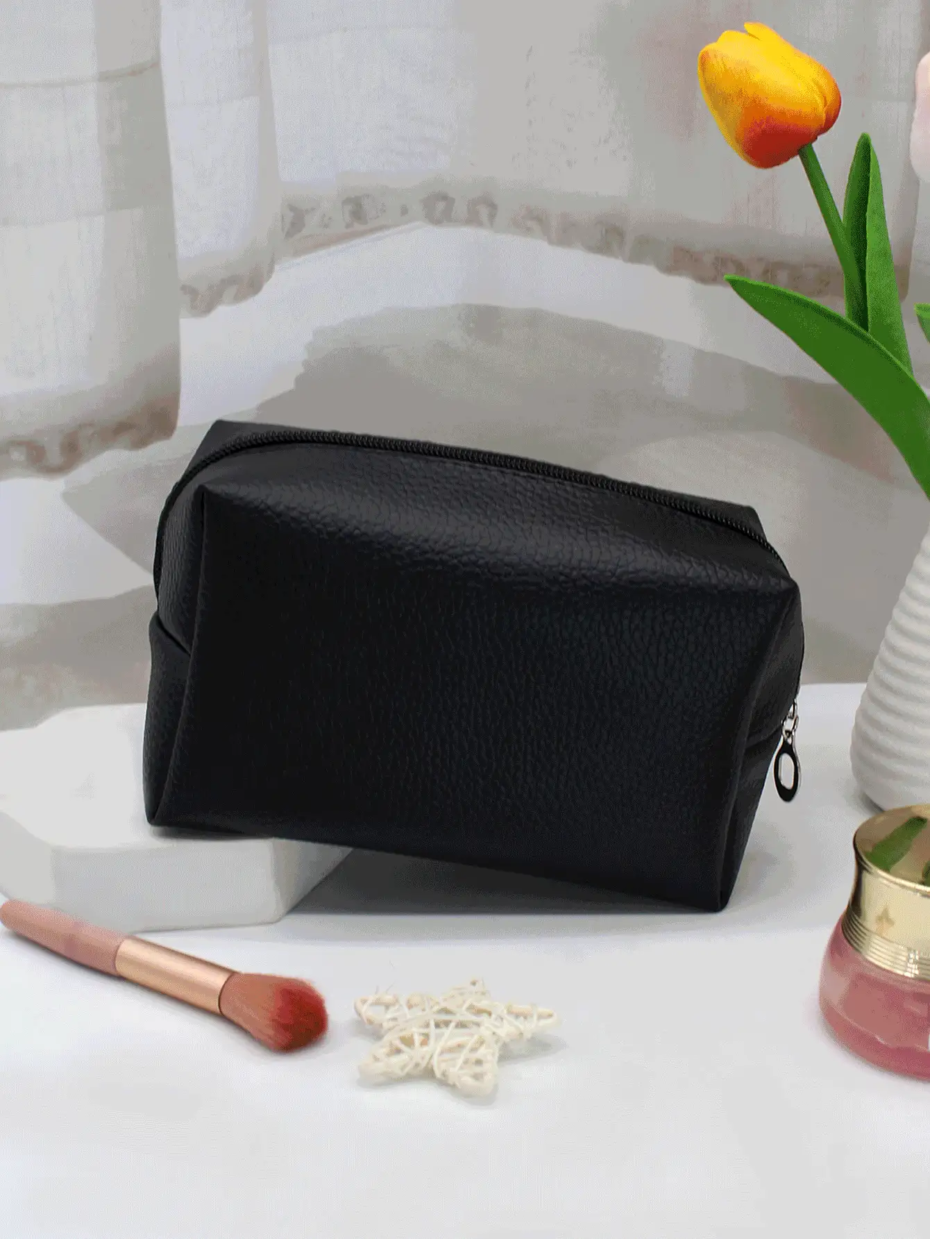 1个女士极简旅行化妆包，返校必备化妆品收纳包，女孩包，房间装饰，包包，化妆包，梳妆台，旅行，化妆包，旅行必备，收纳包，储物，旅行必备，化妆品收纳包，化妆包，洗漱包，桌面收纳包，化妆品包，化妆袋，化妆品收纳包，梳妆台配件，化妆袋，化妆包，化妆品收纳包，化妆袋，梳妆台，化妆袋，旅行必备，化妆袋，旅行必备，梳妆台配件，小化妆包，大容量，大化妆包，圣诞礼物，旅行，送给女士的旅行必备礼物，化妆袋，手拿包/小手提包，化妆品收纳包，刷子收纳袋，迷你化妆袋，大容量化妆袋，送给女士的礼物，圣诞节礼物、女士礼物推荐、化妆包、旅行必备 - 黑色 - 查看 2