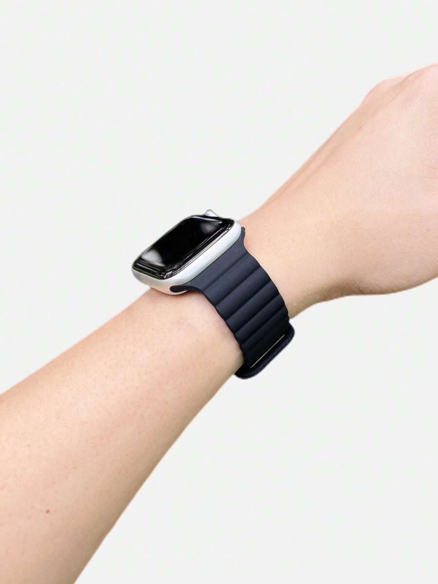 1条男女通用硅胶磁吸表带，兼容 42mm、38mm、40mm、41mm、44mm、45mm、46mm、49mm，时尚智能手表替换表带，适用于Ultra2、Ultra SE2、SE 11、10、9、8、7、6、5、4、3、2、1系列，可作为学生返校礼物