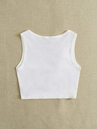 Top tank corto con letra con pin delantero