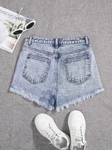 SHEIN Chicas adolescentes Shorts mezclilla desgarro bajo crudo con estampado de mariposa - Lavado ligero - Ver 2