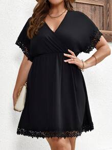 SHEIN LUNE 大碼蝙蝠袖鏤空蕾絲花邊洋裝 - 黑色 - 查看 3