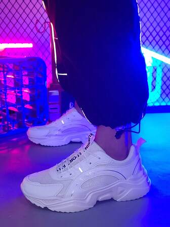 Hombres Zapatillas deportivas chunky con cordón delantero con estampado de letra deportivo exterior de malla