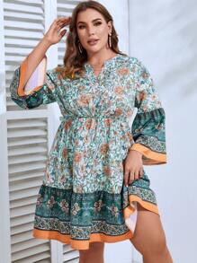 SHEIN Unity 大碼印花缺口領荷葉邊洋裝 - 綠色 - 查看 4