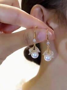 1 Par De Pendientes Deslumbrantes De Aleación De Zinc Con Hojas De Diamantes De Imitación Y Perlas Falsas Para Mujeres Para Decoración Diaria