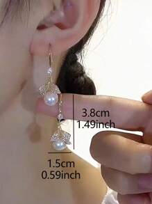 1 Par De Pendientes Deslumbrantes De Aleación De Zinc Con Hojas De Diamantes De Imitación Y Perlas Falsas Para Mujeres Para Decoración Diaria