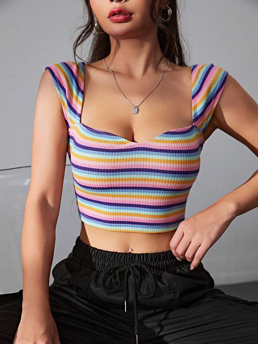 SHEIN Qutie 條紋印花雞心領口短款T恤 - 彩色 - 查看 1